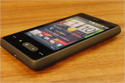 Android市場火爆 主流系統(tǒng)智能手機(jī)比武_網(wǎng)易手機(jī)